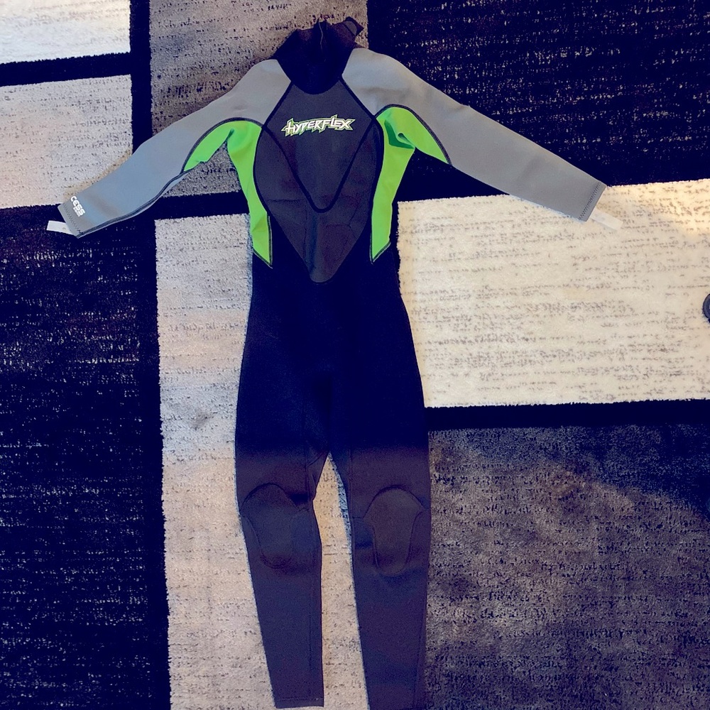 Wetsuit Size 6